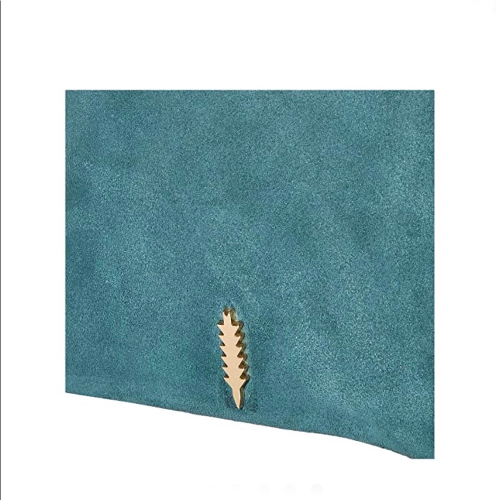 THACKER Goldtone ring handle Hammered Clutch - Picture 3 of 9